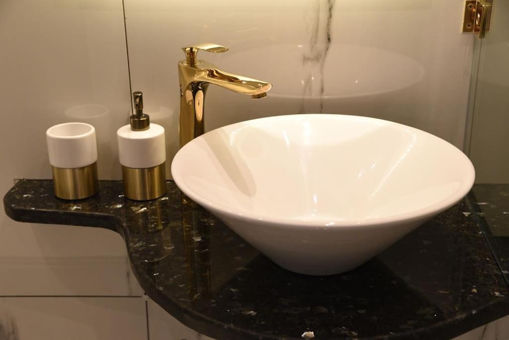 Syntagma Square, 30Sqm Nikis Luxurious Studio 雅典 外观 照片
